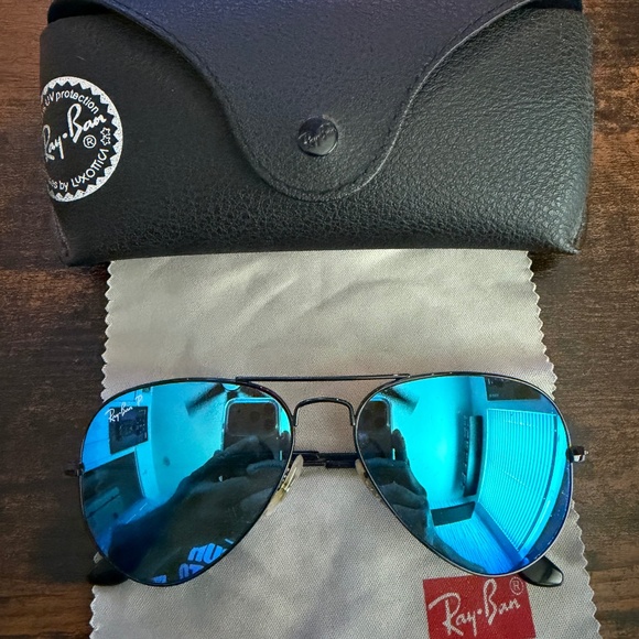 Ray-Ban Aviator Sunglasses - Picture 1 of 4